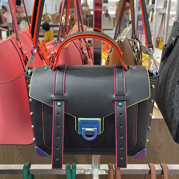 MICHAEL KORS
Manhattan Medium Contrast-Trim Leather Satchel
35H1TNCS8L
Black - Picture 3 of 16